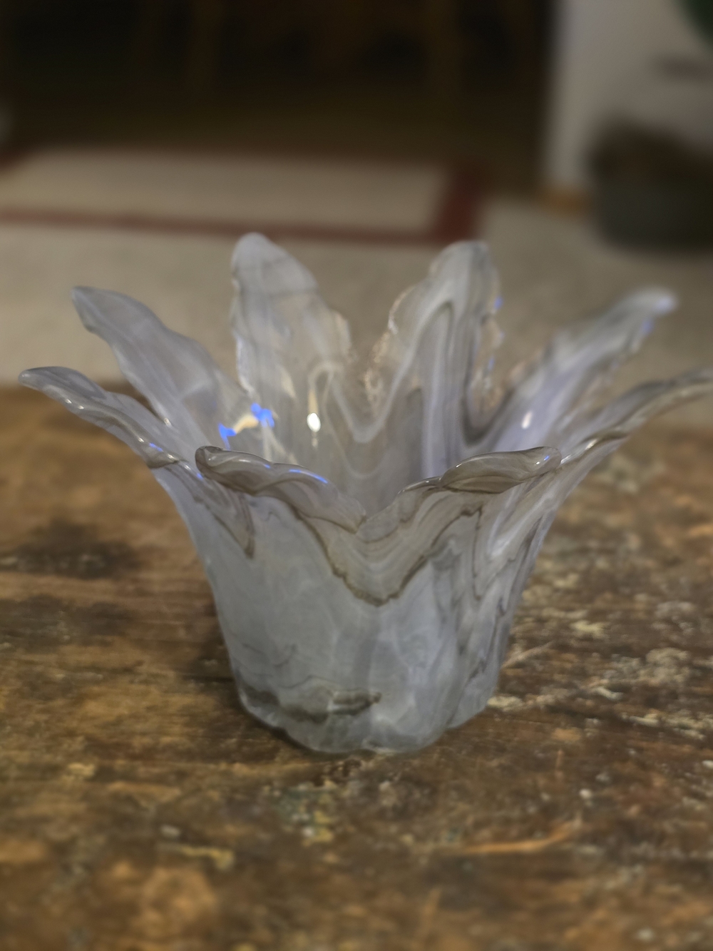 Murano Hand-Blown Glass Lotus Bowl - Gray Swirl